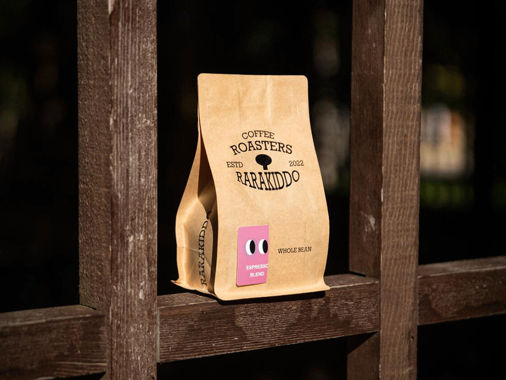 what-roasters-should-know-about-compostable-coffee-1 Kraft paper coffee bag with eco-friendly compostable packaging.
