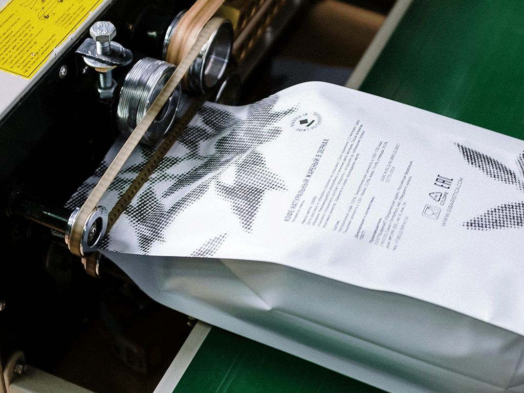 heat sealing process for coffee bags with resealable zipper