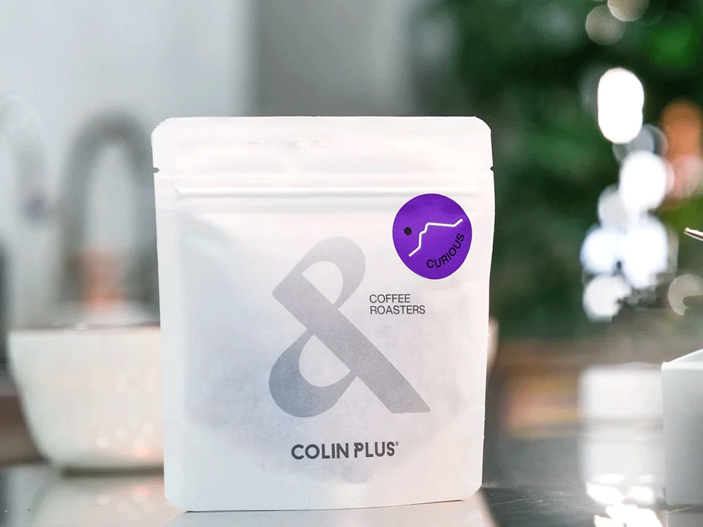 Are_Coffee_Bags_with_Tear_Notch_the_Right_Choice_for_Your_Roastery_1 White coffee bag with tear notch and resealable zipper design