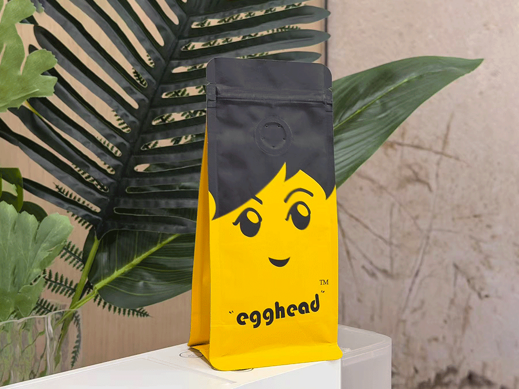 Why_Coffee_Roasters_Should_Invest_in_Sample_Coffee_Bags_1 Creative sample coffee bags design with colourful artwork for specialty coffee packaging