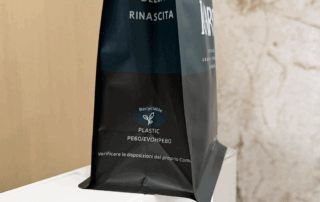 Recyclable coffee bag featuring an EVOH barrier layer for oxygen protection
